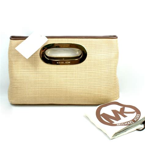 MICHAEL KORS BERKLEY NATURAL SOFT STRAW CLUTCH